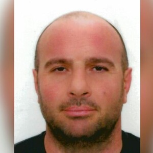 Rekonstrukcija velike akcije u susjedstvu: Aleksić policajcima oduzeo oružje i mobitele, pucao na njih pa im pobjegao