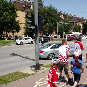 Hrvatski navijači na putu prema Gradskom vrtu (GOL.hr)