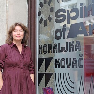 Galerija Spirit of Art predstavila novu izložbu: Što se krije „Iza oka“ slikarice Koraljke Kovač?