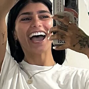 Mia Khalifa navijala za Bosnu i Hercegovinu