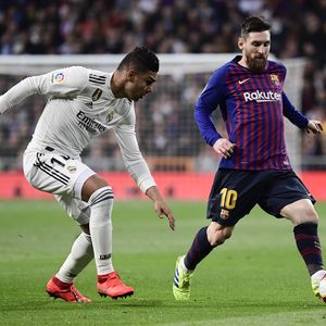 Lionel Messi i Casemiro (Foto: AFP)
