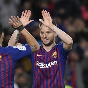 Rakitić i Suarez slave pogodak (Foto: AFP)