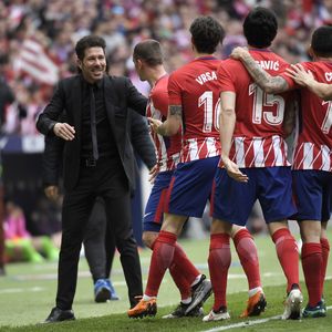 Diego Simeone s igračima Atletica (Foto: AFP)