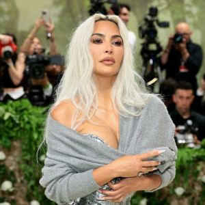Kim Kardashian u haljini Johna Galliana na Met Gali 2024. - 1