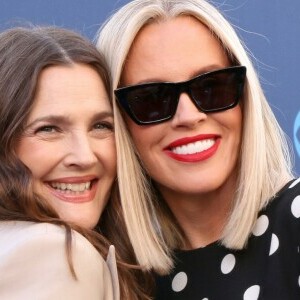 Drew Barrymore i Jenny McCarthy na crvenom tepihu