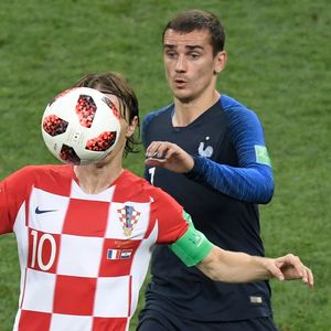 Antoine Griezmann i Luka Modrić (Foto: AFP)