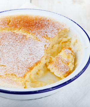 Kolač od limuna koji je svilenkast poput pudinga