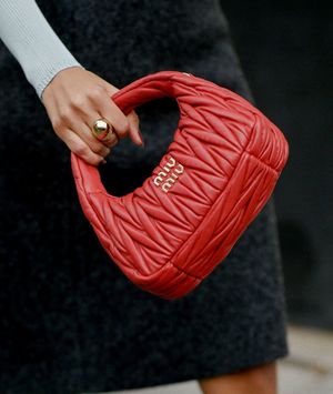 Efektna torbica podiže svako izdanje