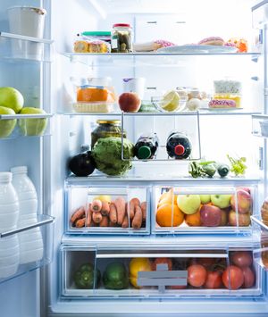 Prije čišćenja hladnjak je najbolje isprazniti i, ako je moguće, isključiti iz struje