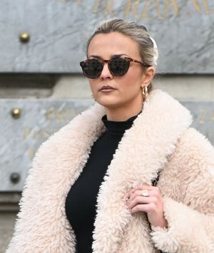 Ljepotica iz Zagreba u popularnim tenisicama