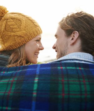 Kada prestanemo juriti za idealom, u odnose se vraćaju mir, lakoća i spontanost