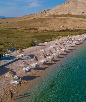Uvala i plaža Vela luka u Baški na otoku Krku - 6