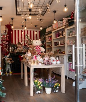 Winnie’s Christmas Shop