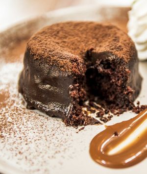 Čokoladni lava kolači s kikiriki maslacem