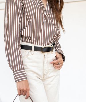 Žena u prugastoj košulji