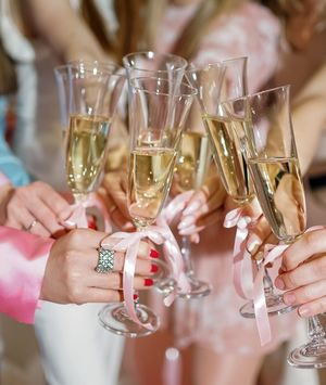 Kako je moguće biti pozvan na djevojačku, ali ne i na vjenčanje?