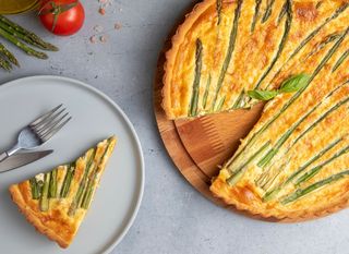 Veganski proljetni quiche sa šparogama