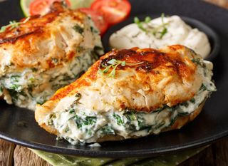 Pileća prsa punjena špinatom i krem sirom