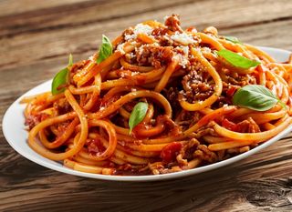 Tjestenina u umaku od mesa