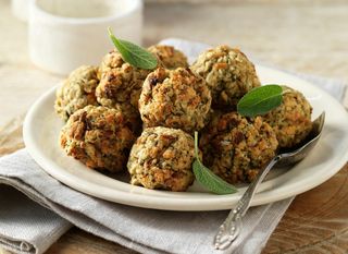 Nadjev od kadulje i luka