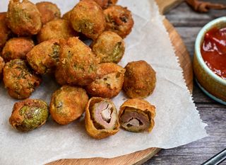 Pohane masline punjene mesnim nadjevom