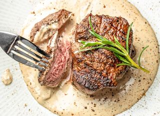 Pečeni odrezak u kremastom umaku