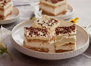 Kolač s keksima i kremom od vanilije