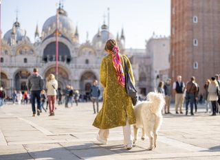 Neki ljudi putuju sa svojim kućnim ljubimcima i obilaze turističke atrakcije