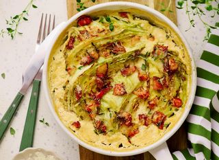 Zapečeni kupus s pancetom i sirom