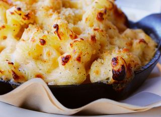 Zapečeni makaroni s 4 vrste sira