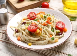 Tjestenina s mrkvicom i graškom