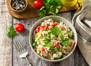 Kus-kus salata s tunom: