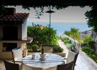 Kamena kuća Capovilla, Vis - 1