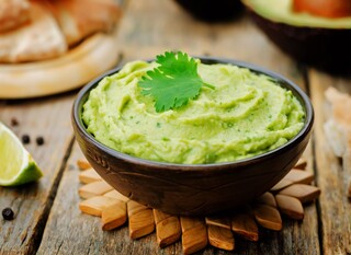 Humus s avokadom