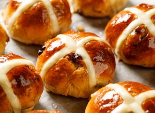 Hot cross buns peciva