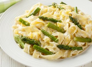 Kremasta tjestenina sa šparogama