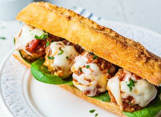 Sendvič s pilećim okruglicama