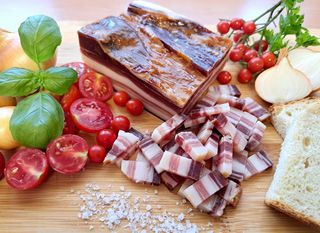 Poklon koji će svatko cijeniti: Suhomesnati proizvodi kao dar oduševit će kreativnošću, ali i okusom 