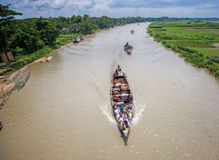 Brodom na stočnu tržnicu, Bangladeš - 4