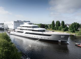 Superjahta Valor brodogradilišta Feedship - 1