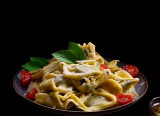 Ravioli s pestom i cherry rajčicama
