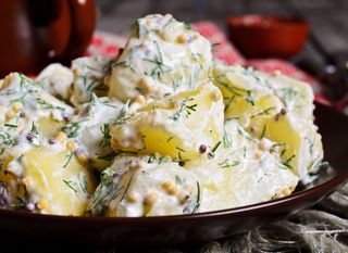 Kremasta salata od kuhanog krumpira