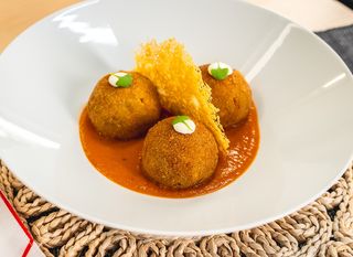 Ana-Maria Cuglin: Arancini na šalši s porilukom i tuilesom od parmezana - 14