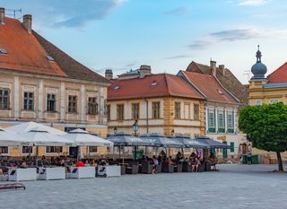 Hrvati manje izlaze u kafiće i restorane
