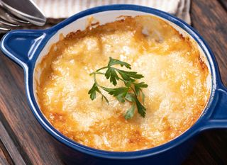 Francuska juha od luka, ali s dodatkom njoka