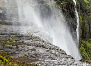Obrnuti vodopad Naneghat, Indija - 2
