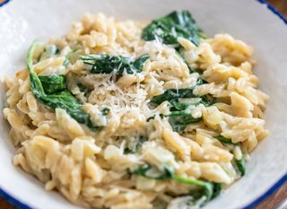 Kremasta orzo tjestenina