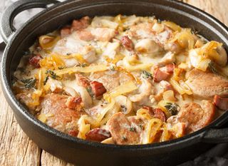 Svinjski odresci u umaku od luka i piva