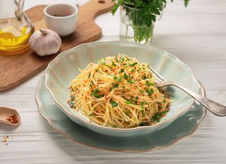 Špageti s 20 češnjeva češnjaka