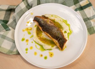 Eni Đorđević i njezin poelirani brancin s emulzijom od limuna i uljem od peršina - 3